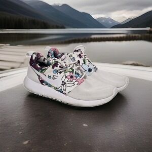 Nike Women's 7.5 M Roshe Run 599432-113 White Floral Aloha Running Shoes Sneaker